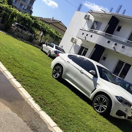 Md Apartments ウルツィニ エクステリア 写真