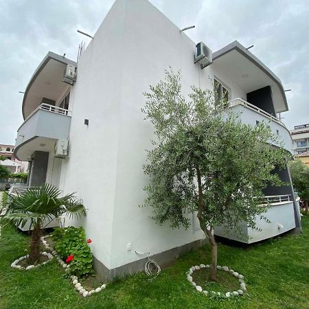 Md Apartments ウルツィニ エクステリア 写真